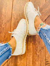 Load image into Gallery viewer, Adelita Loafers - White
