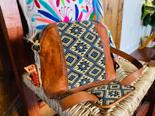 Load image into Gallery viewer, Leticia Crossbody Purse