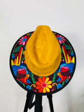 Load image into Gallery viewer, Flower Suede Hat