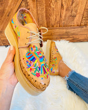 Load image into Gallery viewer, Otomi Loafers Platform - Tan