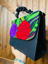 Load image into Gallery viewer, Presumida Crossbody Purse