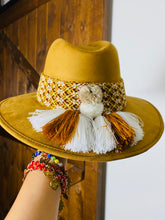 Load image into Gallery viewer, Cholulo Suede Hat