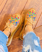 Load image into Gallery viewer, Otomi Loafers Platform - Tan