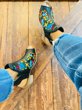 Load image into Gallery viewer, Regina Heels - Black