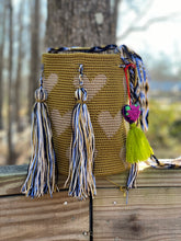 Load image into Gallery viewer, Wayúu Corazón Bag