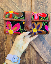 Load image into Gallery viewer, The Bonita Leather Wallet