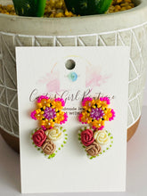 Load image into Gallery viewer, Corazoncito Earring