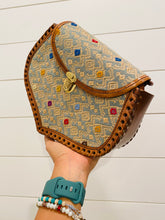 Load image into Gallery viewer, Corazón Telar Crossbody Purse