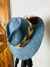 Load image into Gallery viewer, Corazoncito Suede Hat