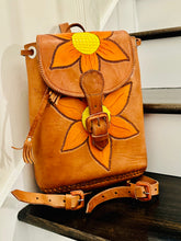Load image into Gallery viewer, Flor Leather Backpack