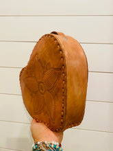Load image into Gallery viewer, Corazoncito Crossbody Purse