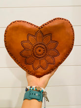 Load image into Gallery viewer, Corazoncito Crossbody Purse