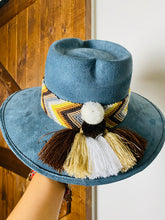 Load image into Gallery viewer, Corazoncito Suede Hat