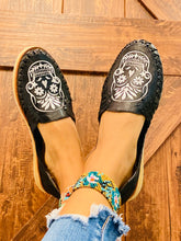 Load image into Gallery viewer, Calavera Huarache - Black