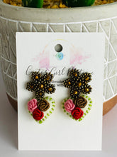 Load image into Gallery viewer, Corazoncito Earring