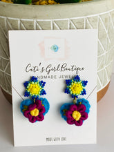 Load image into Gallery viewer, Corazoncito Earring