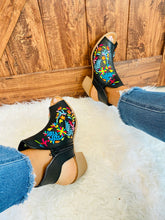 Load image into Gallery viewer, Regina Heels - Black