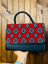 Load image into Gallery viewer, Presumida Crossbody Purse