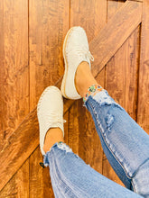 Load image into Gallery viewer, Adelita Loafers - White