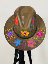 Load image into Gallery viewer, Flor Hand Embroidered Hat