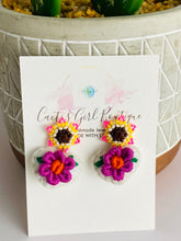 Load image into Gallery viewer, Corazoncito Earring