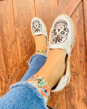 Load image into Gallery viewer, Calavera Huarache - White