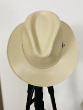 Load image into Gallery viewer, Cristobal Vinyl Hat