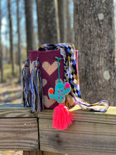 Load image into Gallery viewer, Wayúu Corazón Bag