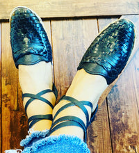 Load image into Gallery viewer, Carmen Huarache Wedges Black