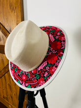 Load image into Gallery viewer, Flower Suede Hat