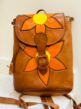 Load image into Gallery viewer, Flor Leather Backpack