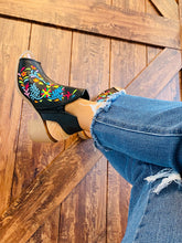 Load image into Gallery viewer, Regina Heels - Black