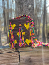 Load image into Gallery viewer, Wayúu Corazón Bag