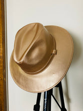 Load image into Gallery viewer, Cristobal Vinyl Hat