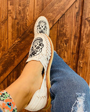 Load image into Gallery viewer, Calavera Huarache - White
