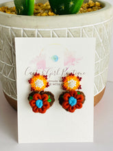 Load image into Gallery viewer, Corazoncito Earring