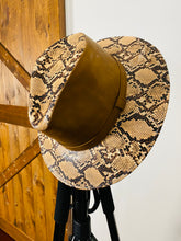 Load image into Gallery viewer, Cristobal Vinyl Hat