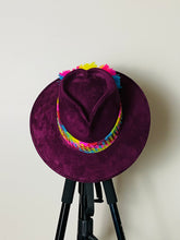 Load image into Gallery viewer, Corazoncito Suede Hat