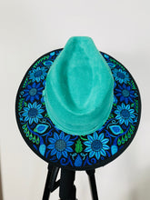 Load image into Gallery viewer, Flower Suede Hat