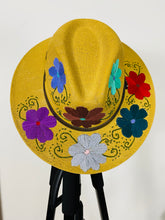Load image into Gallery viewer, Flor Hand Embroidered Hat