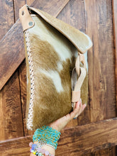 Load image into Gallery viewer, Cow Morral
