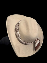 Load image into Gallery viewer, Vaquero Suede  Hat
