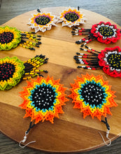 Load image into Gallery viewer, Sunflower  Earrings
