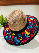 Load image into Gallery viewer, Embroidery Palm Hat
