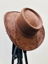 Load image into Gallery viewer, Gallero Suede  Hat
