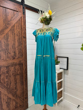 Load image into Gallery viewer, San Andress Telar Dress
