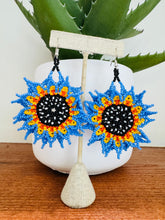 Load image into Gallery viewer, Sunflower’s Earrings
