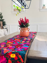 Load image into Gallery viewer, Abuelita Mantel - Table Runner
