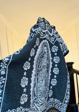 Load image into Gallery viewer, Poncho/Gabán Mexicano /Gorro
