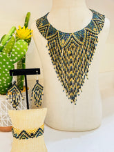 Load image into Gallery viewer, Yunuen Huichol Necklace - Set
